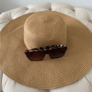 Sun Hat & Tortoise Sunglasses 👒🕶️
